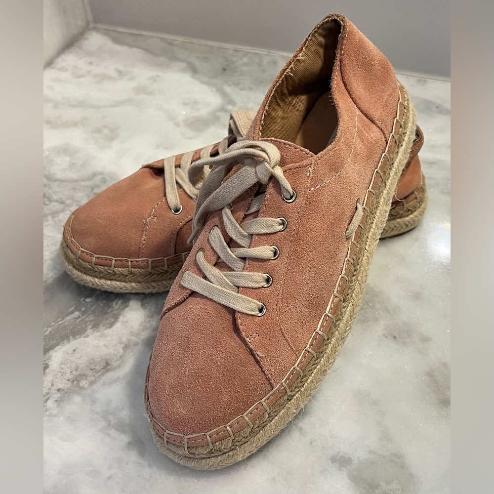 Very Cute Zara Mauve Suade Sneakers - size women’s 38 (US 7.5)